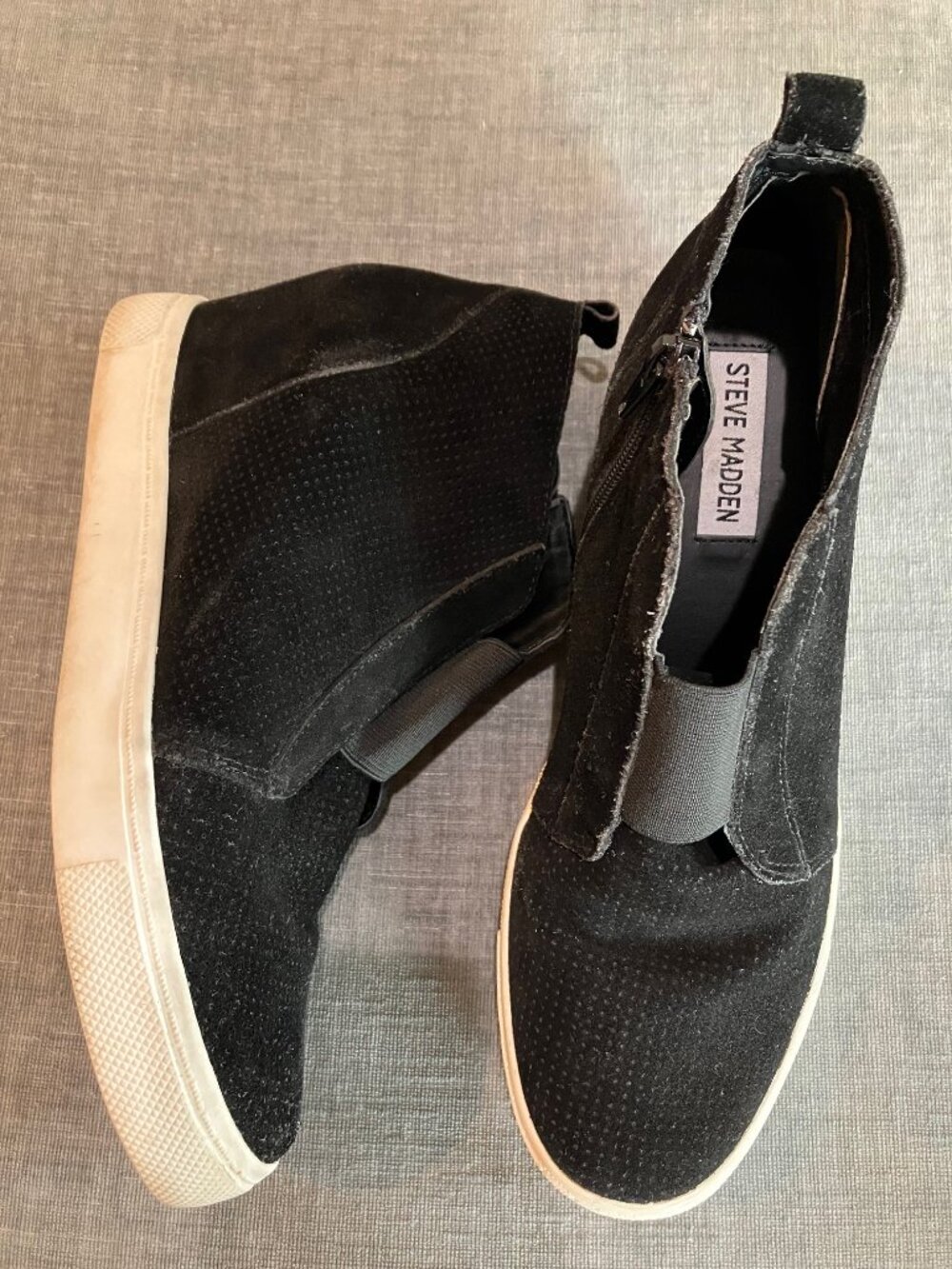 Steve Madden Wavery Womens 10 Black Suede Hidden Wedge Sneakers Y2K Side Zip